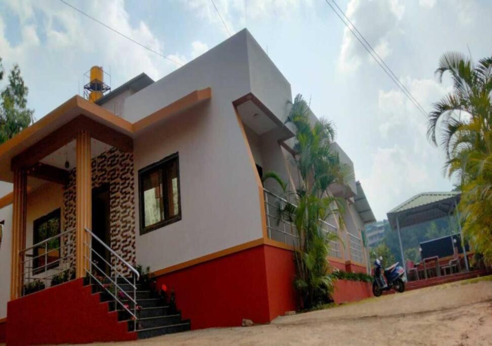 Maple Villa มหาบาเลชวาร์ ภายนอก รูปภาพ