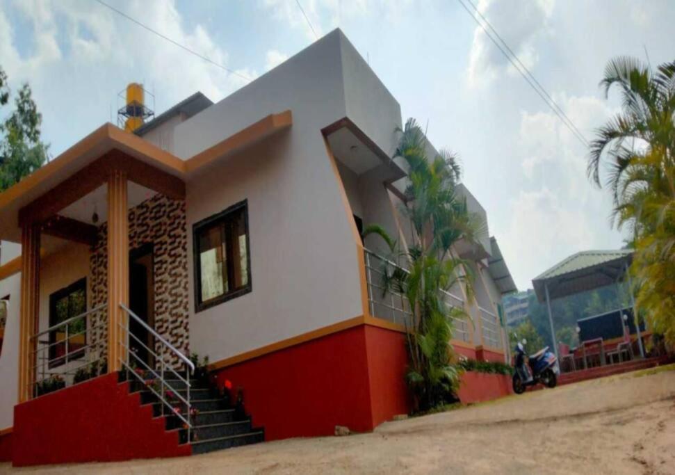 Maple Villa มหาบาเลชวาร์ ภายนอก รูปภาพ